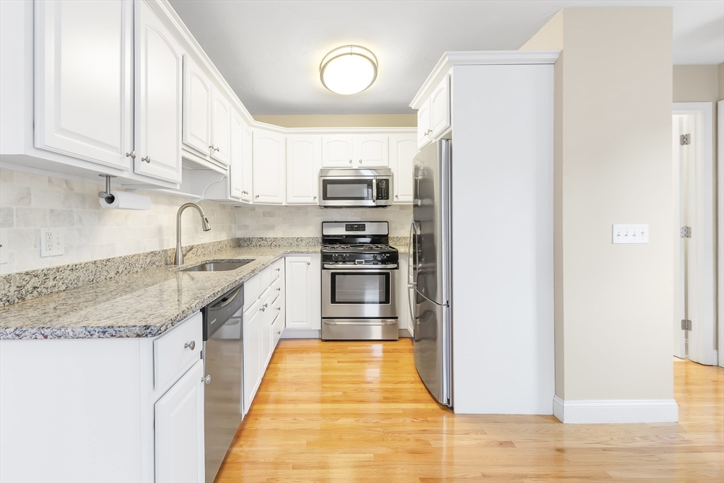 Natick, Massachusetts 01760, United States, 3 Bedrooms Bedrooms, ,3 BathroomsBathrooms,Residential,Active,125698