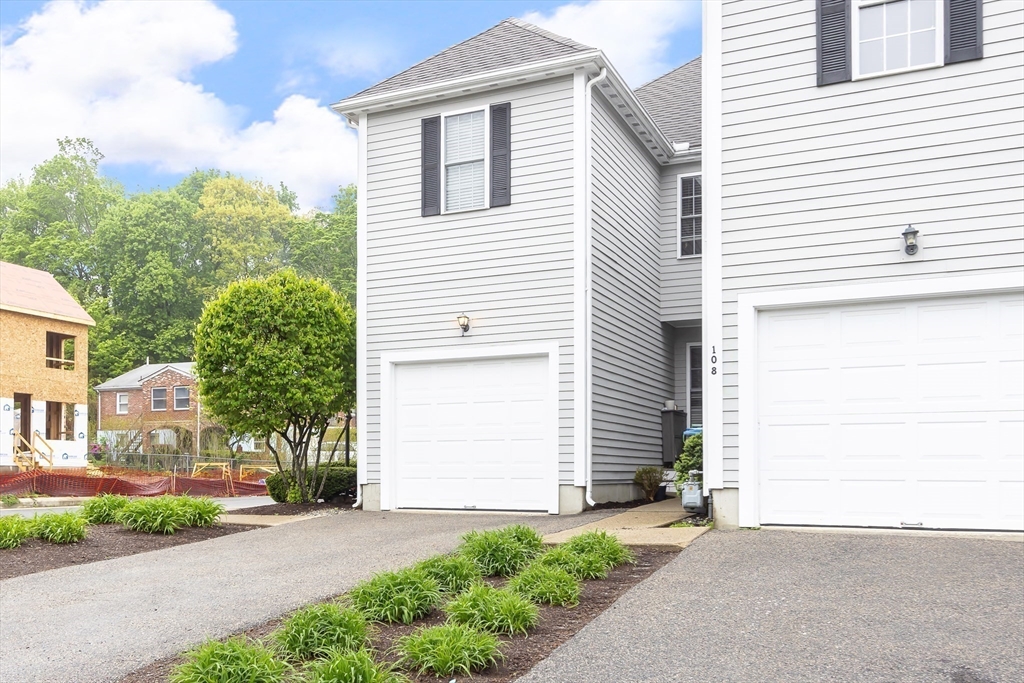 Natick, Massachusetts 01760, United States, 3 Bedrooms Bedrooms, ,3 BathroomsBathrooms,Residential,Active,125698