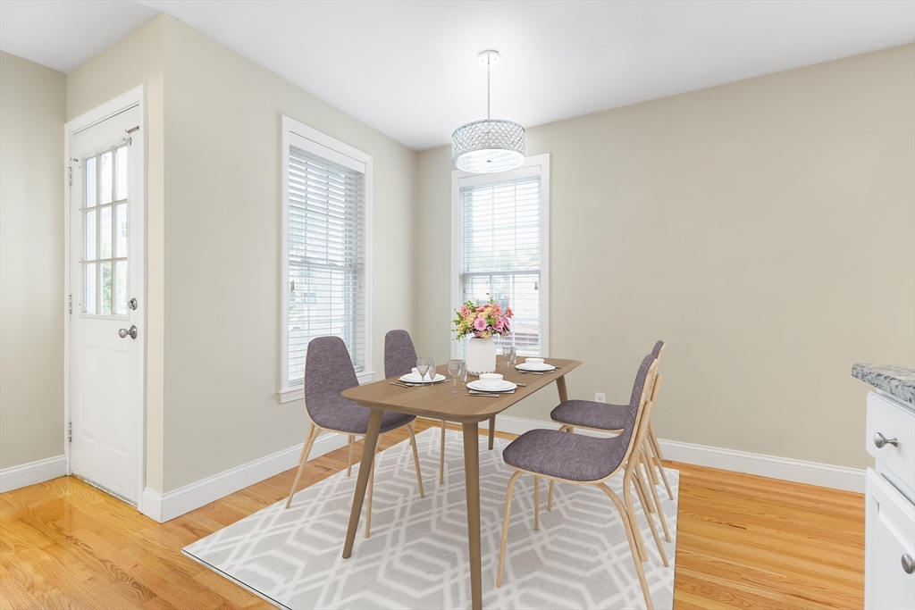 Natick, Massachusetts 01760, United States, 3 Bedrooms Bedrooms, ,3 BathroomsBathrooms,Residential,Active,125698