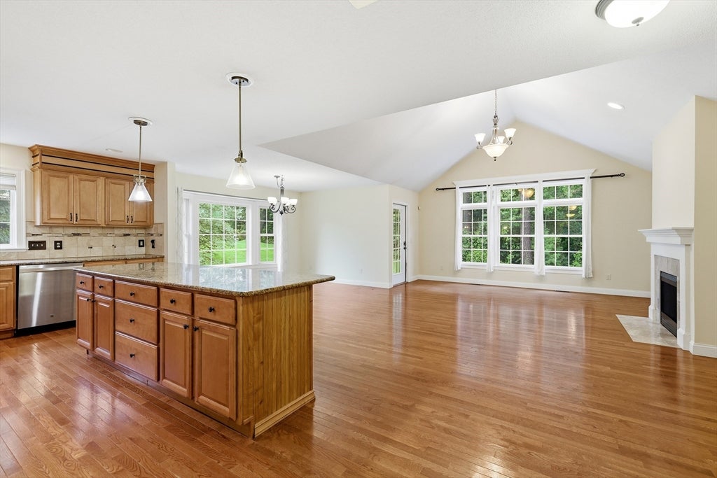 75 Shadow Brook Est #75, South Hadley, MA Photo #18