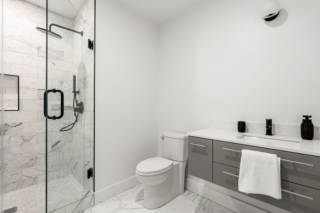 47 Condor ST #PH3, Boston, MA Photo #14