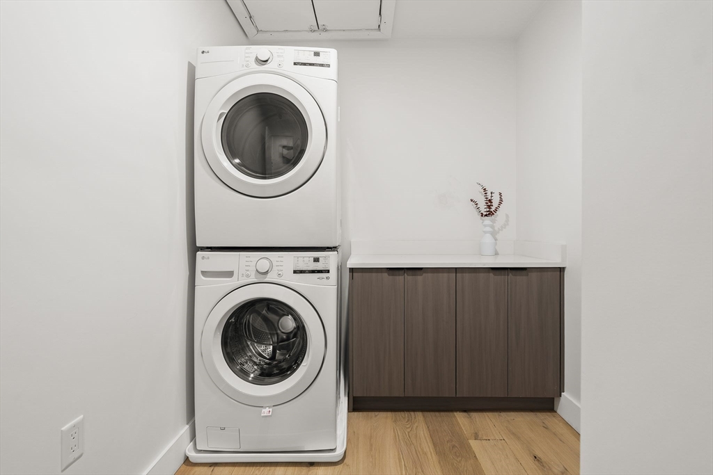 47 Condor ST #PH3, Boston, MA Photo #12