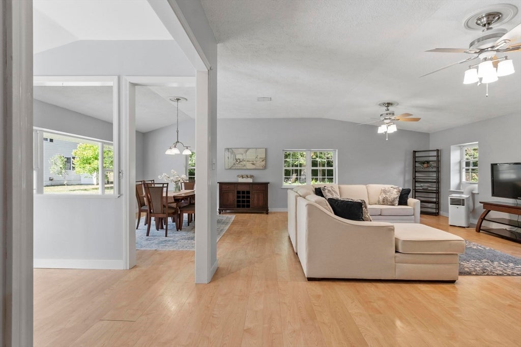 2 Reed Lane, Littleton, MA, 2 Reed Lane, Littleton, MA Photo #10