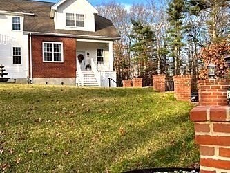 207 John Scott Blvd B