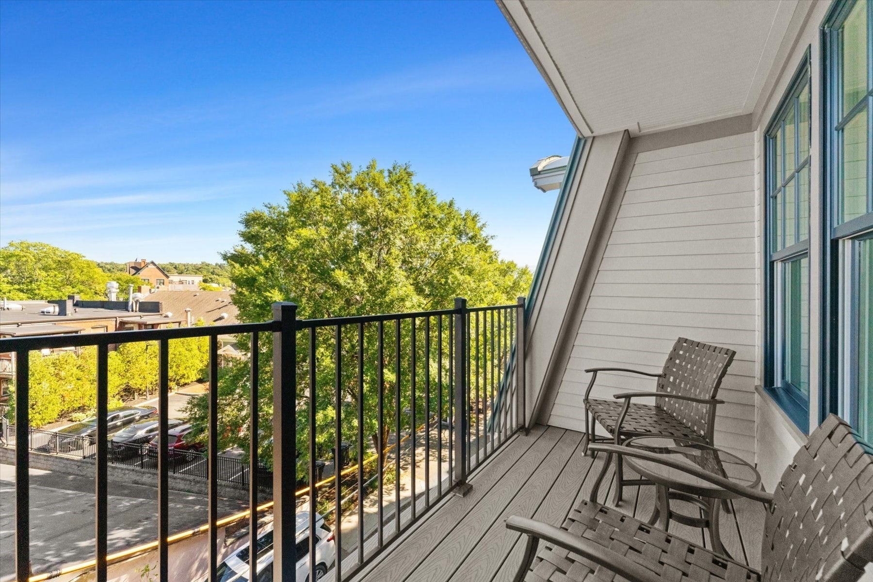 36 Elmwood Ave 11