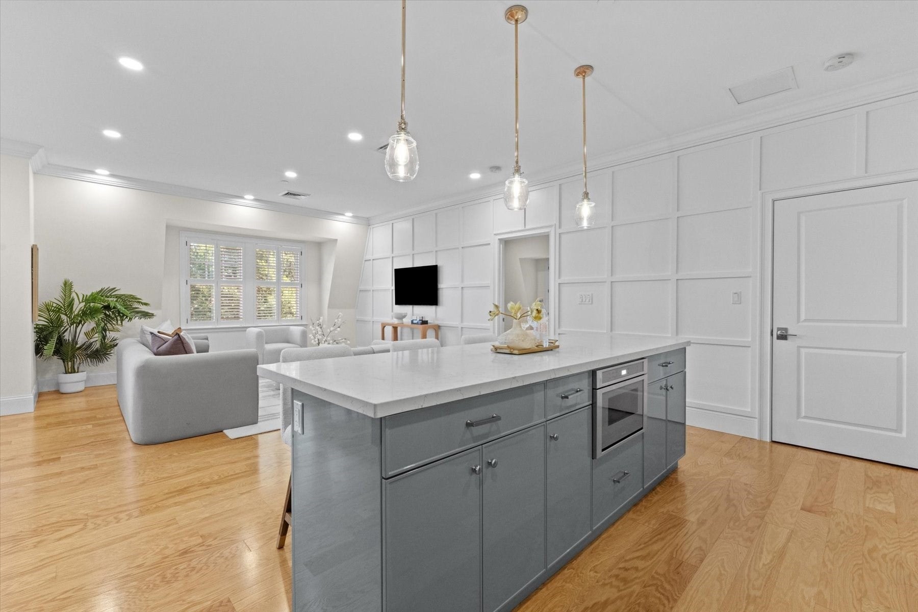 36 Elmwood Ave 11