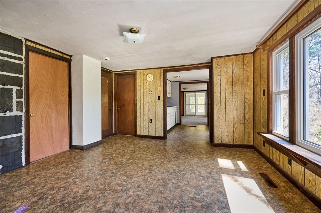 7 Pine Valley Rd