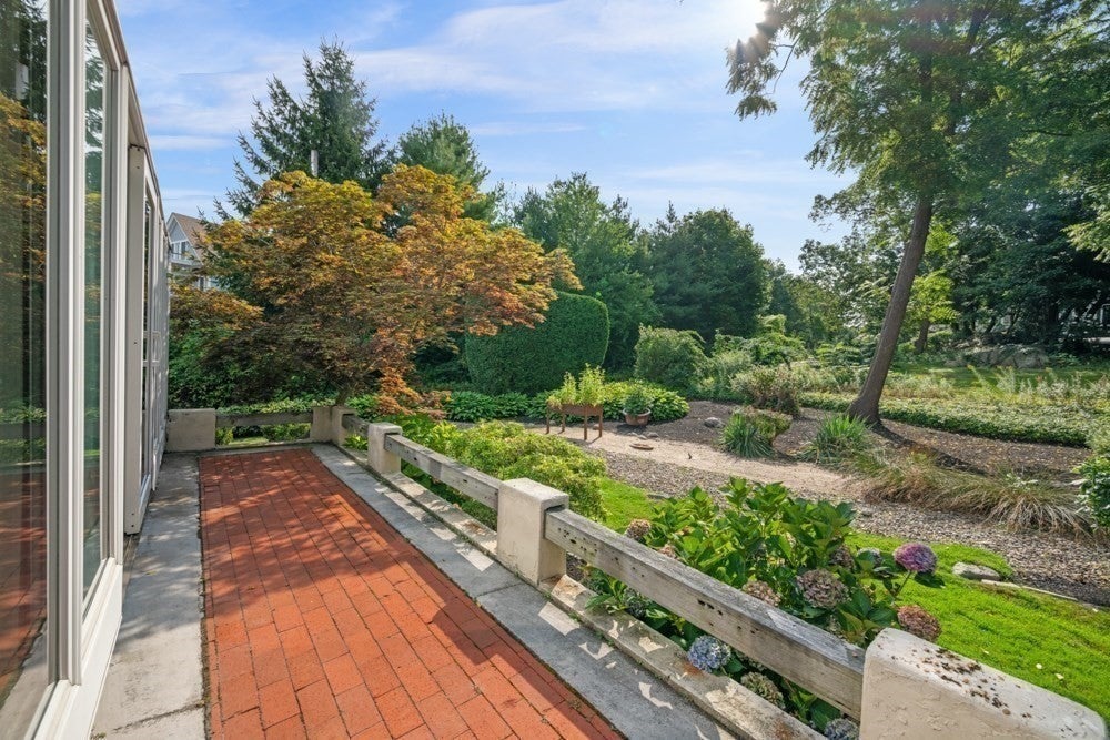 37 Phillips Beach Ave, Swampscott, MA Photo #33