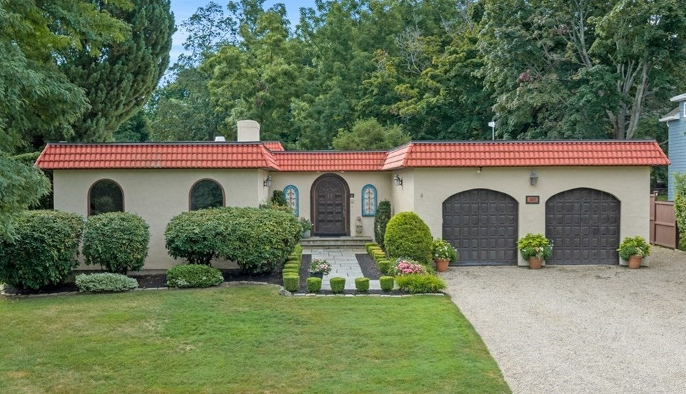 Photo of 37 Phillips Beach Ave, Swampscott, MA