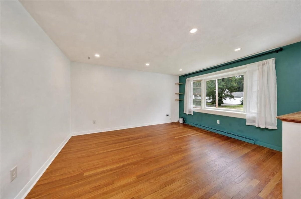 472 Summer St