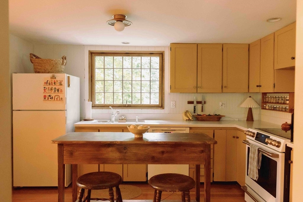 636 Bernardston Rd, Greenfield, MA, 636 Bernardston Rd, Greenfield, MA Photo #19