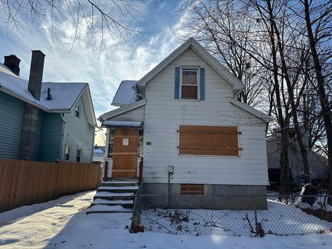 196 Massasoit St Springfield MA 01107