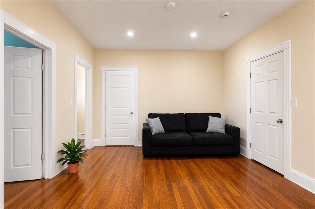 16 Reynolds Avenue 2