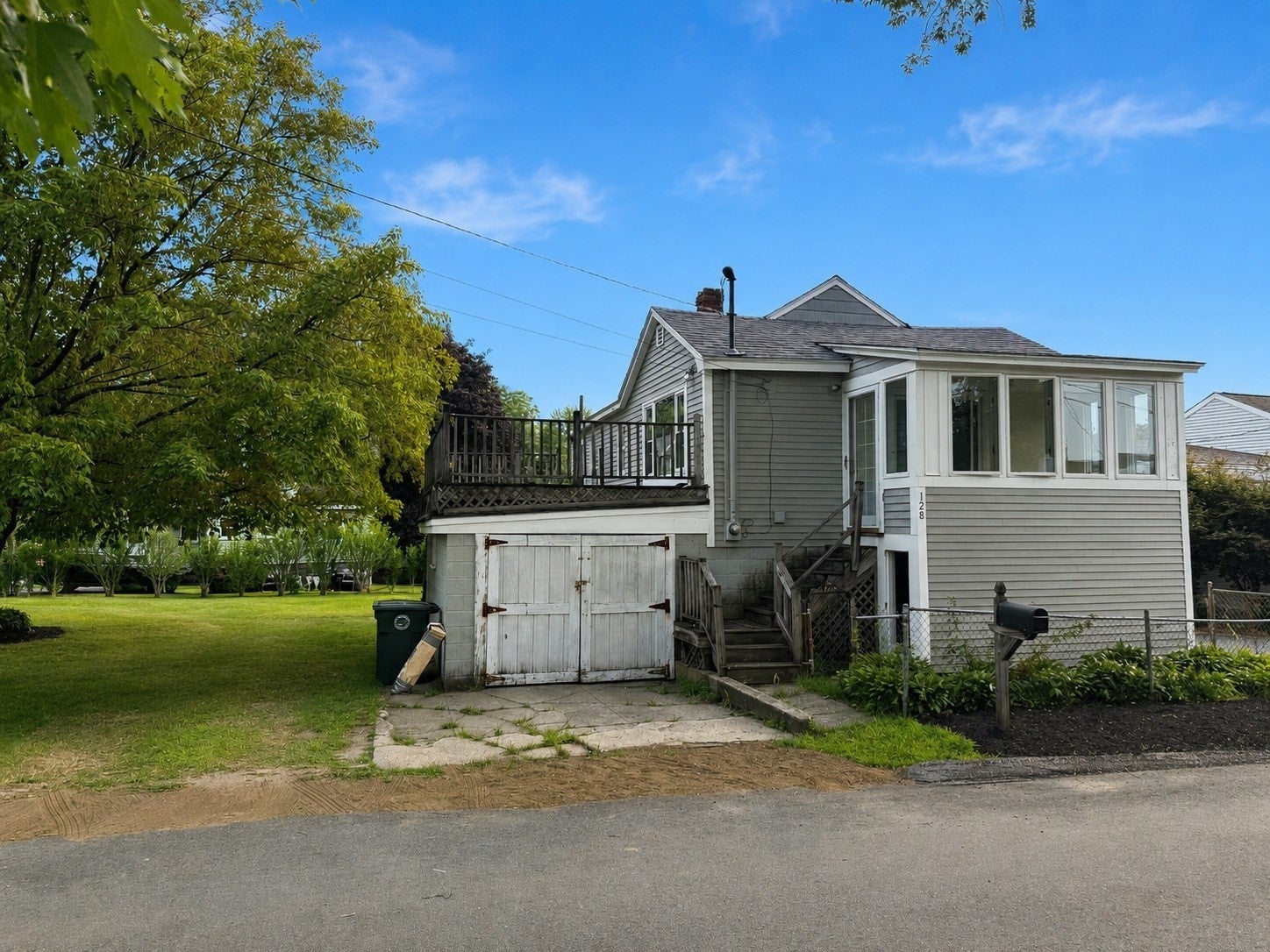 128 Mablin Ave