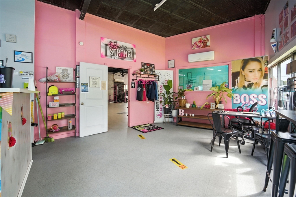 Springfield, Massachusetts 01104, United States, ,2 BathroomsBathrooms,Commercial,Active,163857