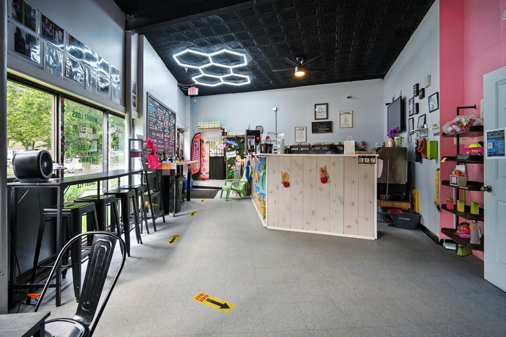 Springfield, Massachusetts 01104, United States, ,2 BathroomsBathrooms,Commercial,Active,163857