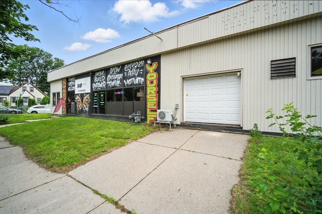 Springfield, Massachusetts 01104, United States, ,2 BathroomsBathrooms,Commercial,Active,163857