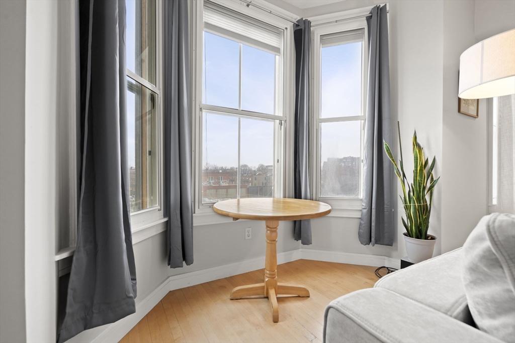 40 Isabella Street 4W