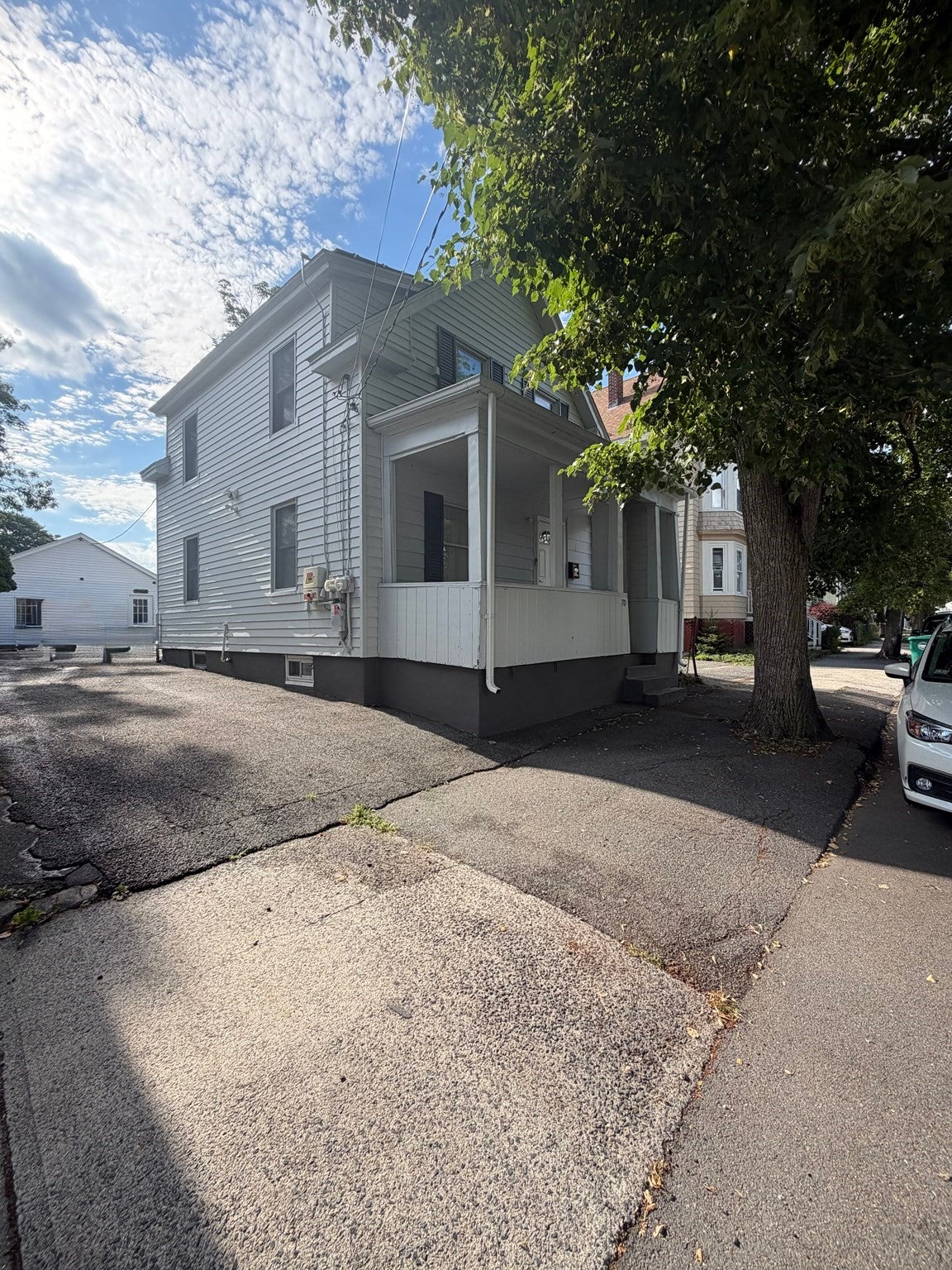 70 Robinson St