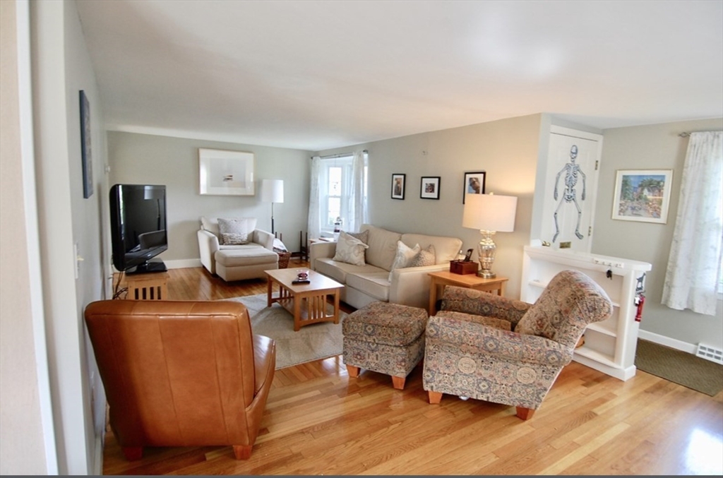 6 N Pleasant Street, Dartmouth, MA, 6 N Pleasant Street, Dartmouth, MA Photo #8