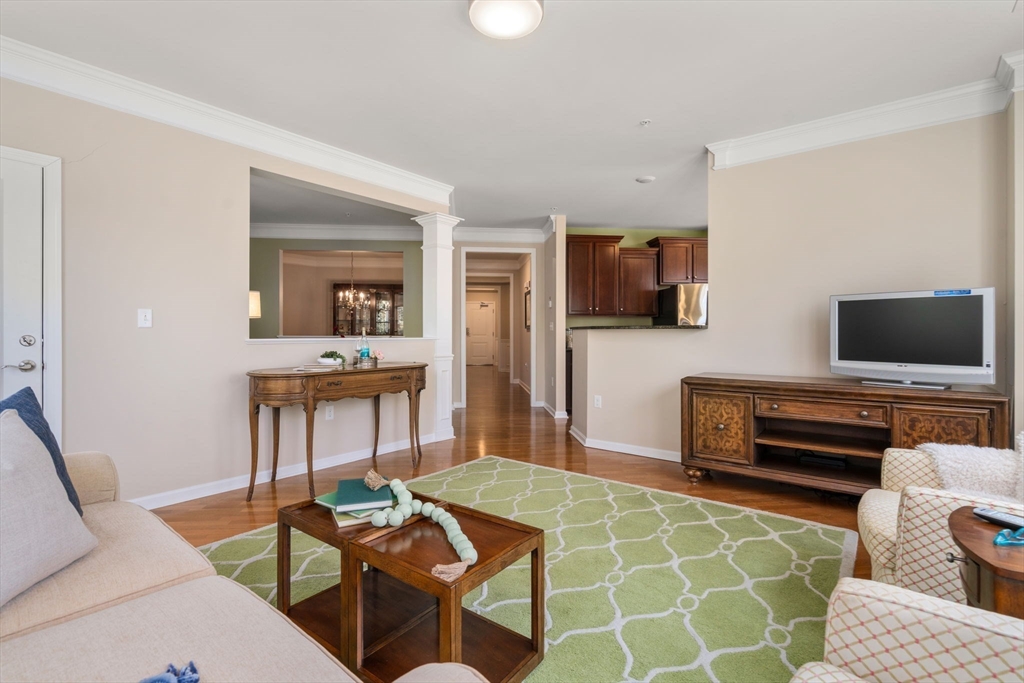 11 Morgan Dr 305