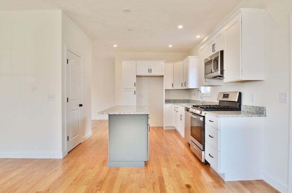 20B Crownshield ST #20B, Uxbridge, MA Photo #6