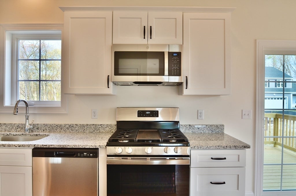 20B Crownshield ST #20B, Uxbridge, MA Photo #7