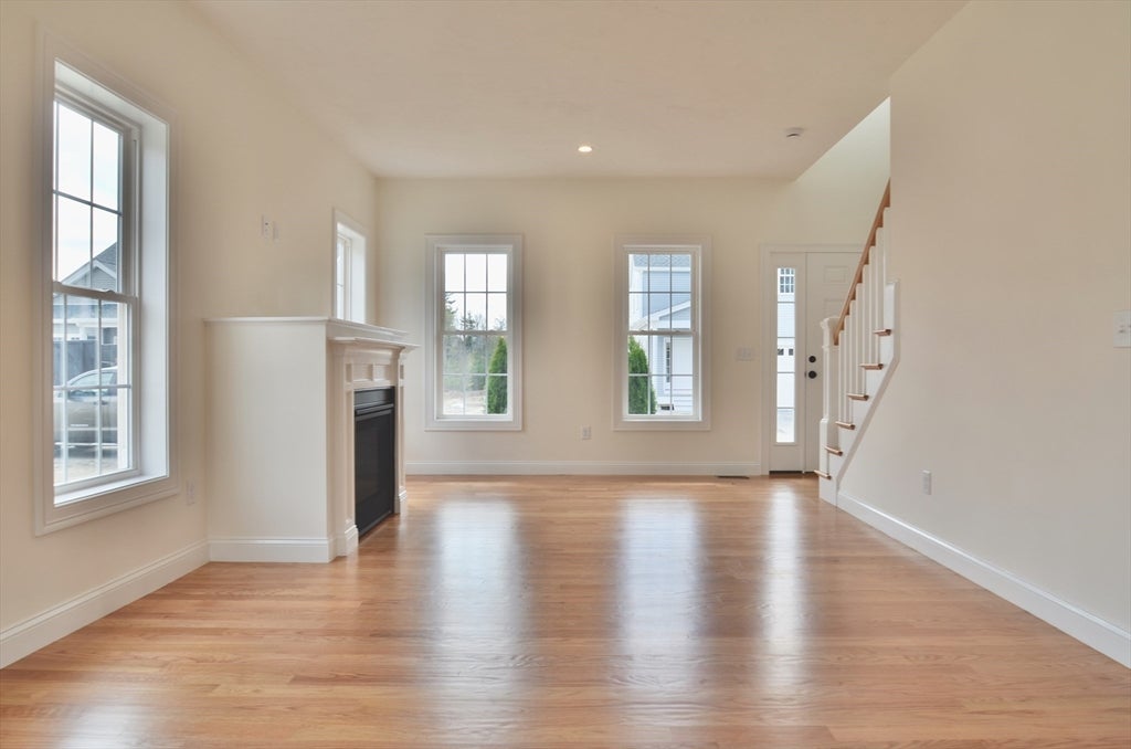 20B Crownshield ST #20B, Uxbridge, MA Photo #4