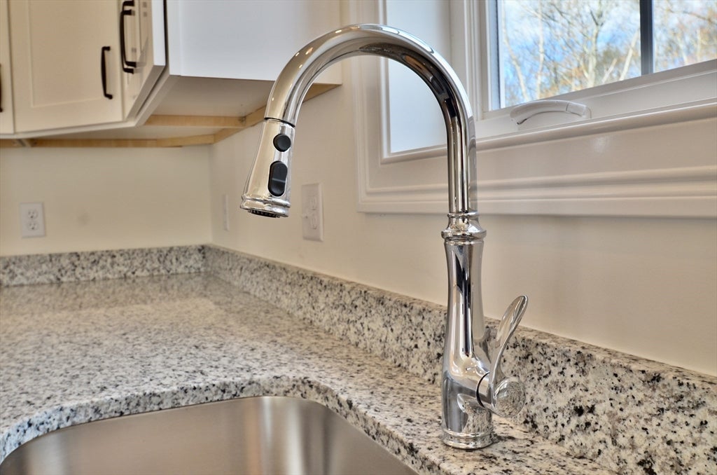 20B Crownshield ST #20B, Uxbridge, MA Photo #12