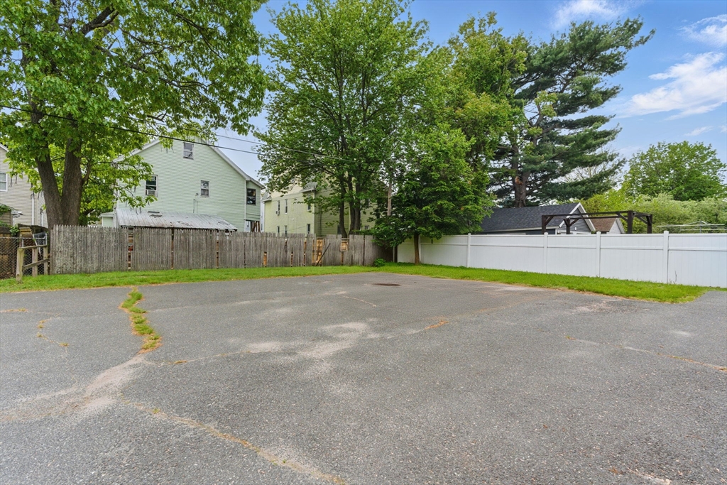 82-84 Cherrelyn St