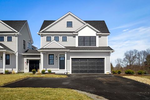 24 Fellows Rd 3 Ipswich MA 01938