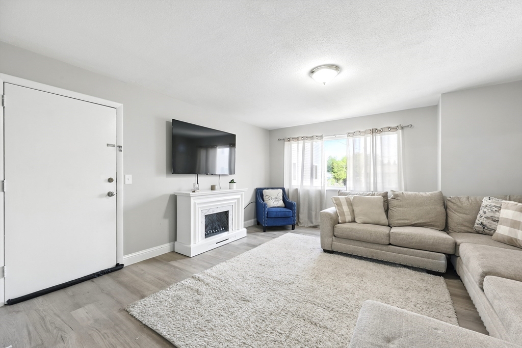219 Glasgow St 2