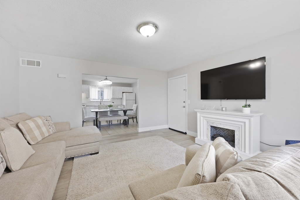219 Glasgow St 2