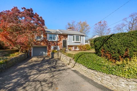 517 Newport Ave Attleboro MA 02703