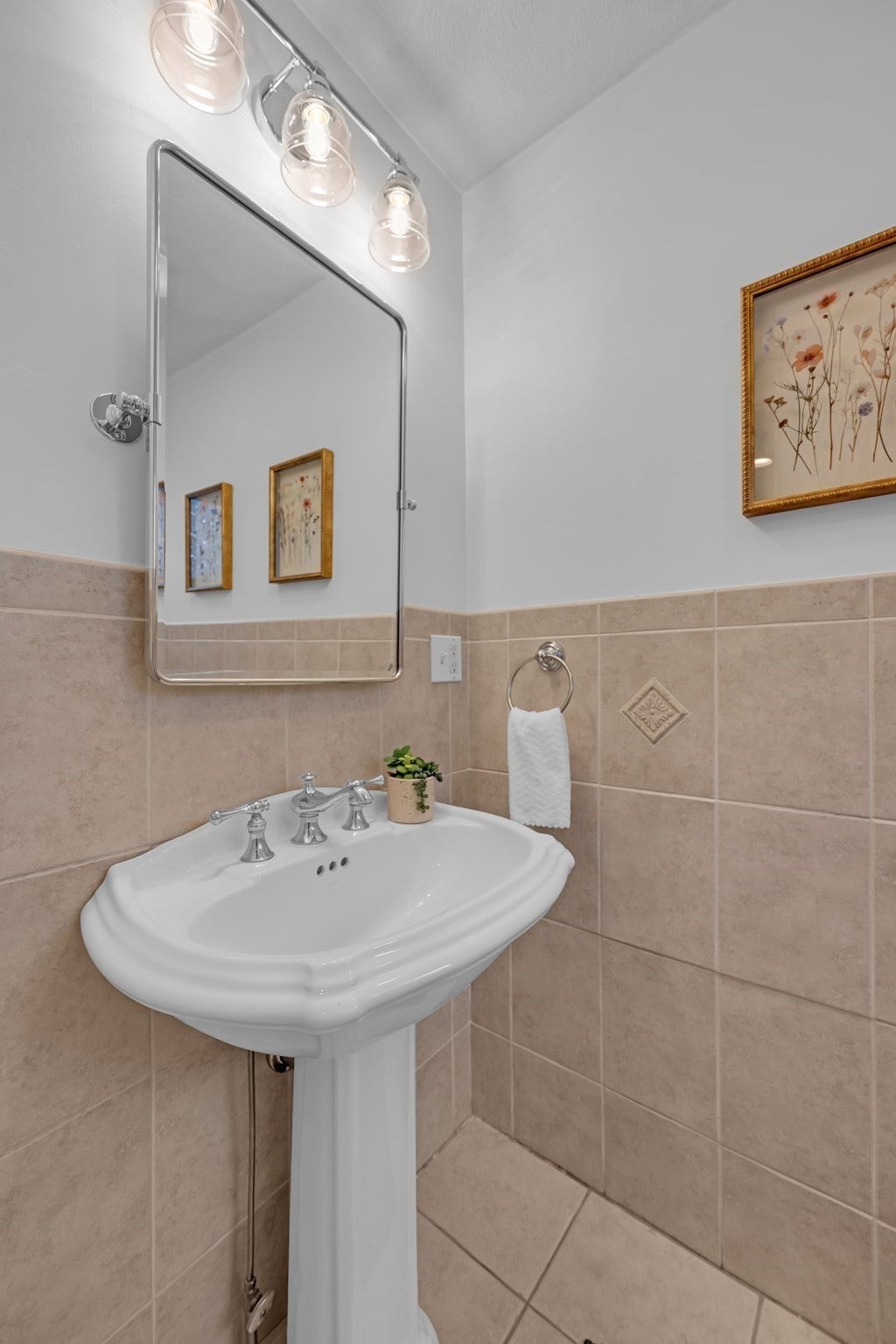 18 Sturgis St, Woburn, MA Photo #17