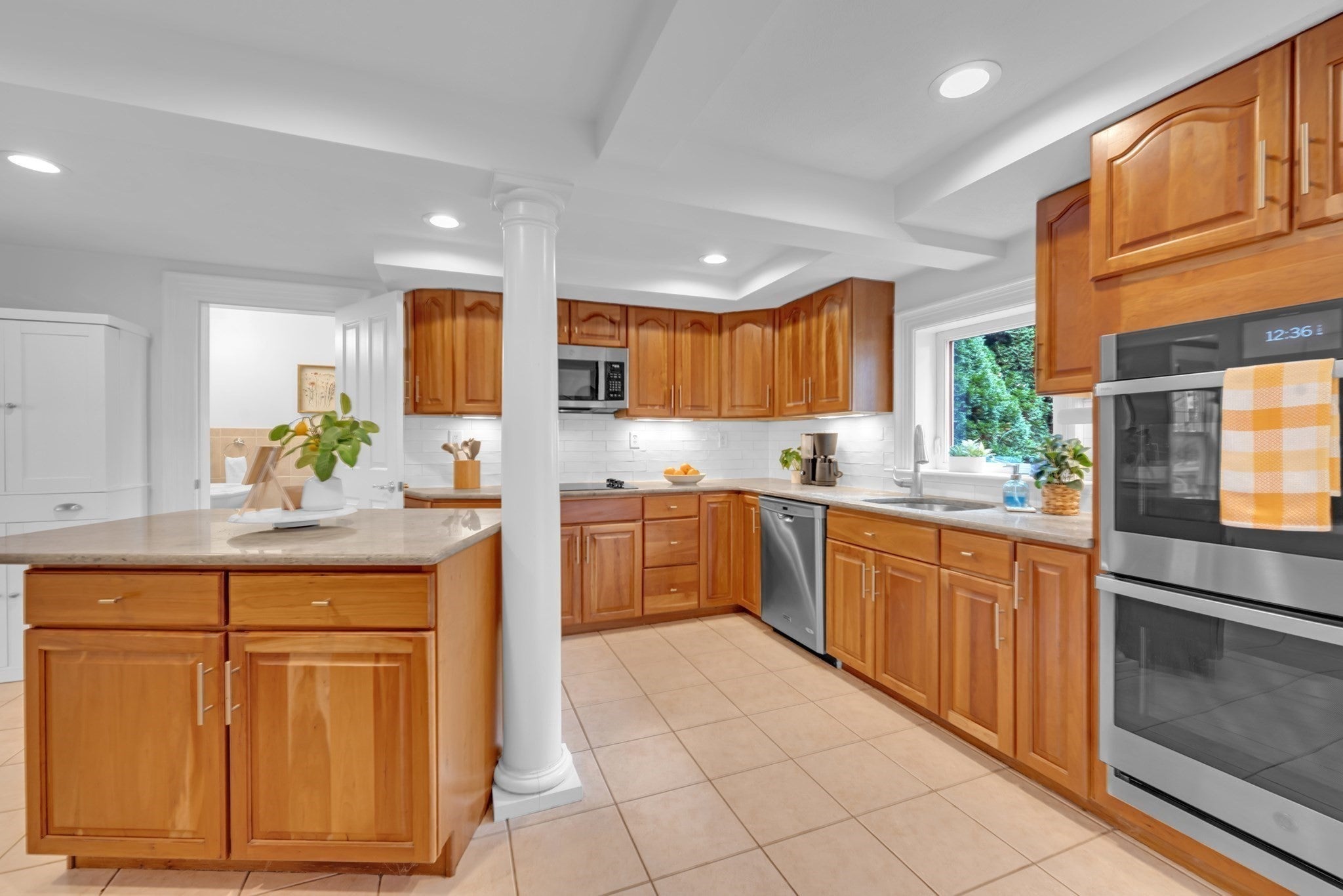 18 Sturgis St, Woburn, MA Photo #12