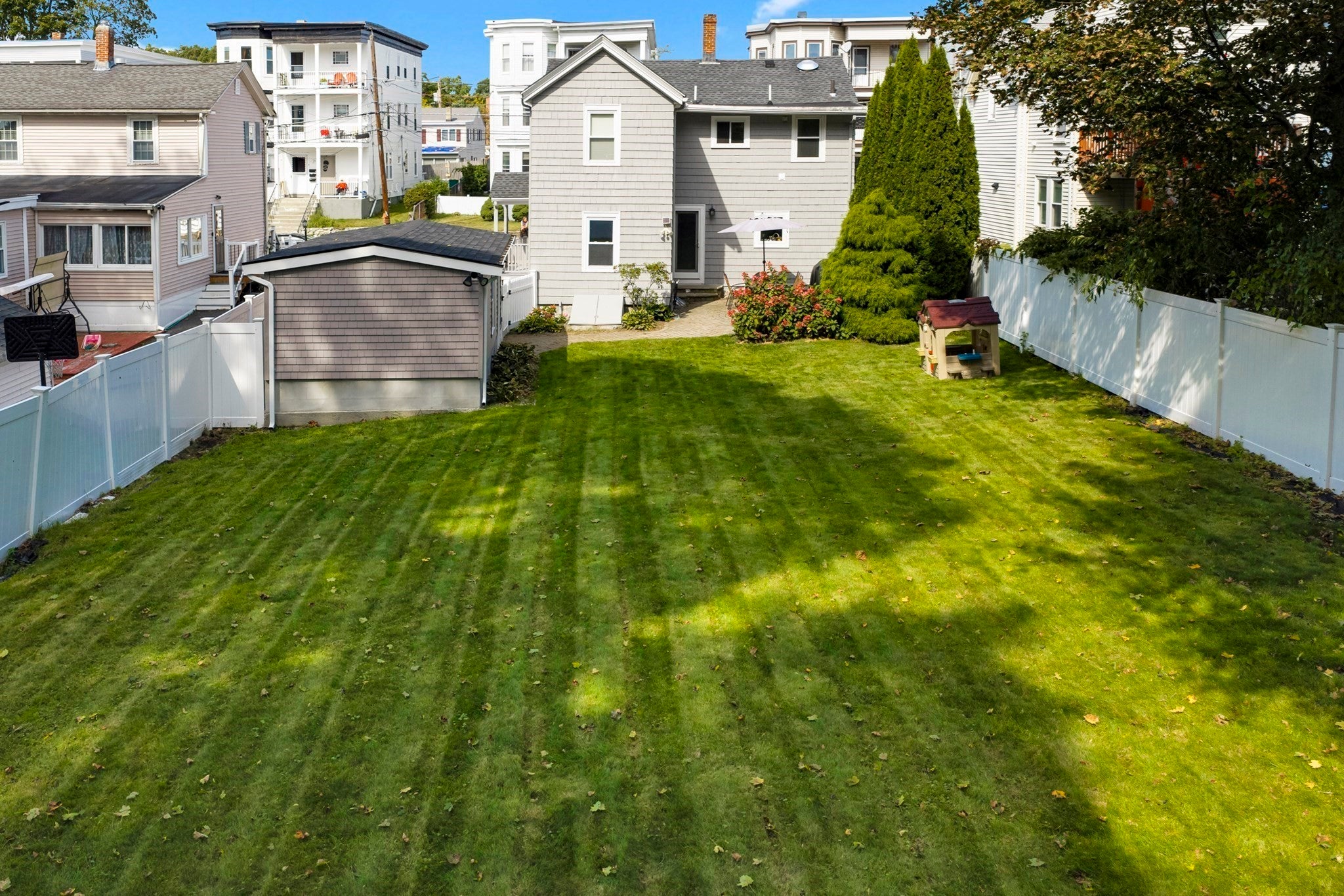 18 Sturgis St, Woburn, MA Photo #5