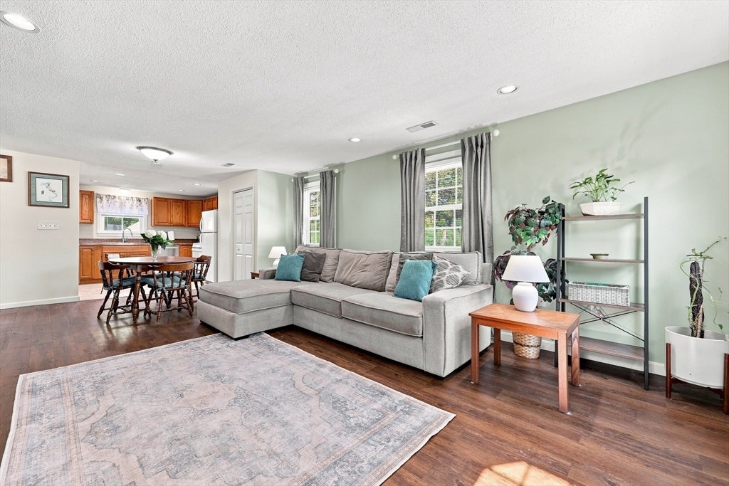 68 Hilltop Road, Dracut, MA, 68 Hilltop Road, Dracut, MA Photo #6