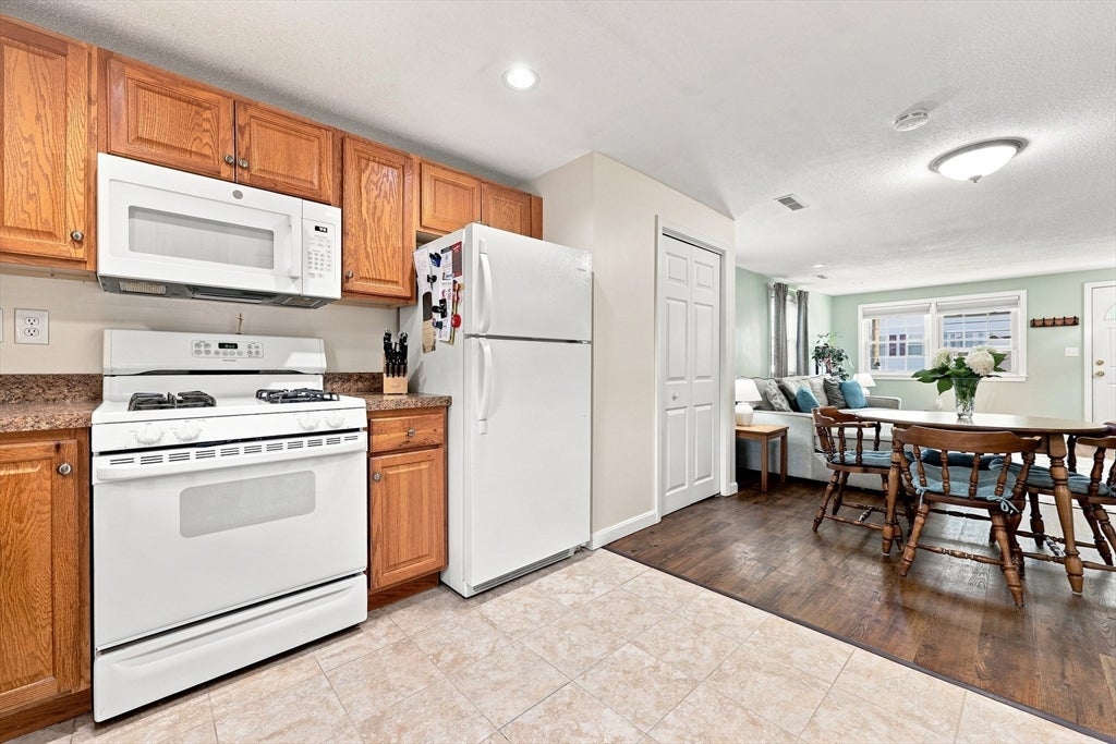 68 Hilltop Road, Dracut, MA, 68 Hilltop Road, Dracut, MA Photo #15