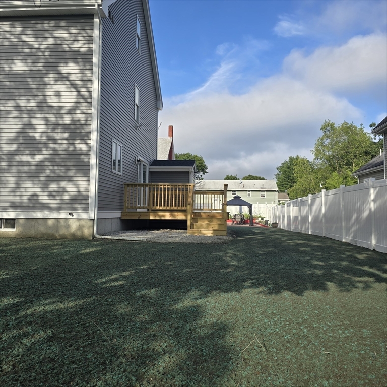 33 Lawn St