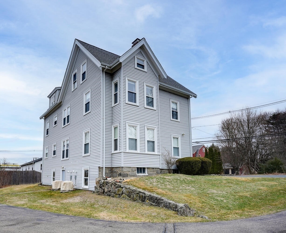 Natick, Massachusetts 01760, United States, 4 Bedrooms Bedrooms, ,2 BathroomsBathrooms,Residential,Active,101844