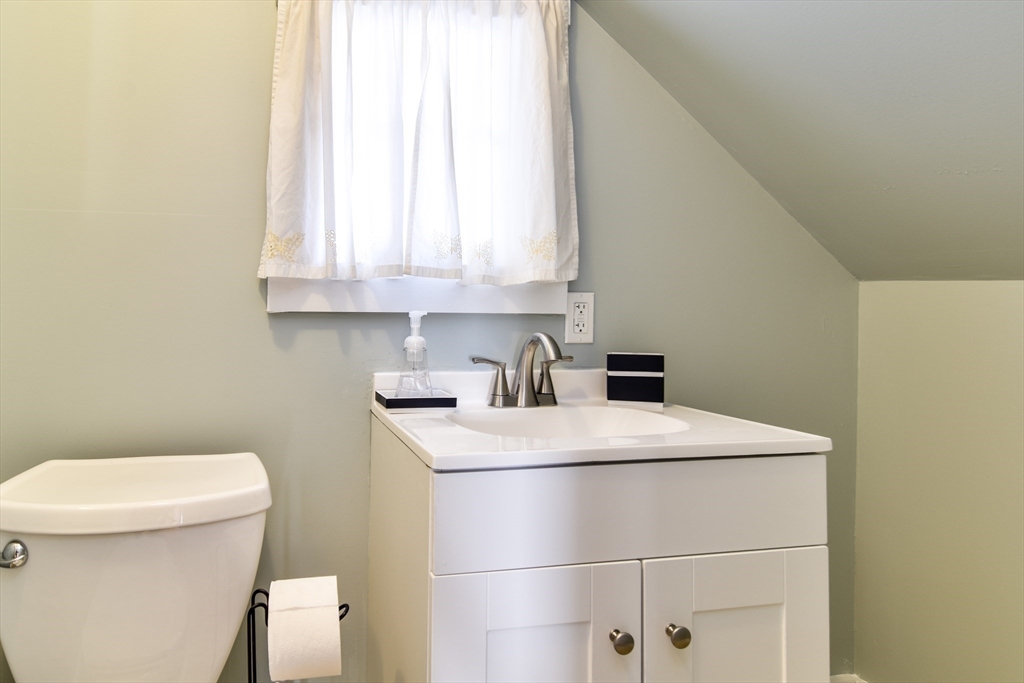 Natick, Massachusetts 01760, United States, 4 Bedrooms Bedrooms, ,2 BathroomsBathrooms,Residential,Active,101844