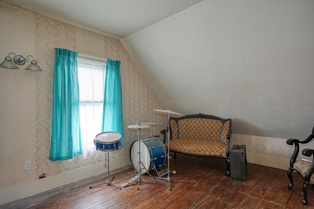 Natick, Massachusetts 01760, United States, 4 Bedrooms Bedrooms, ,2 BathroomsBathrooms,Residential,Active,101844