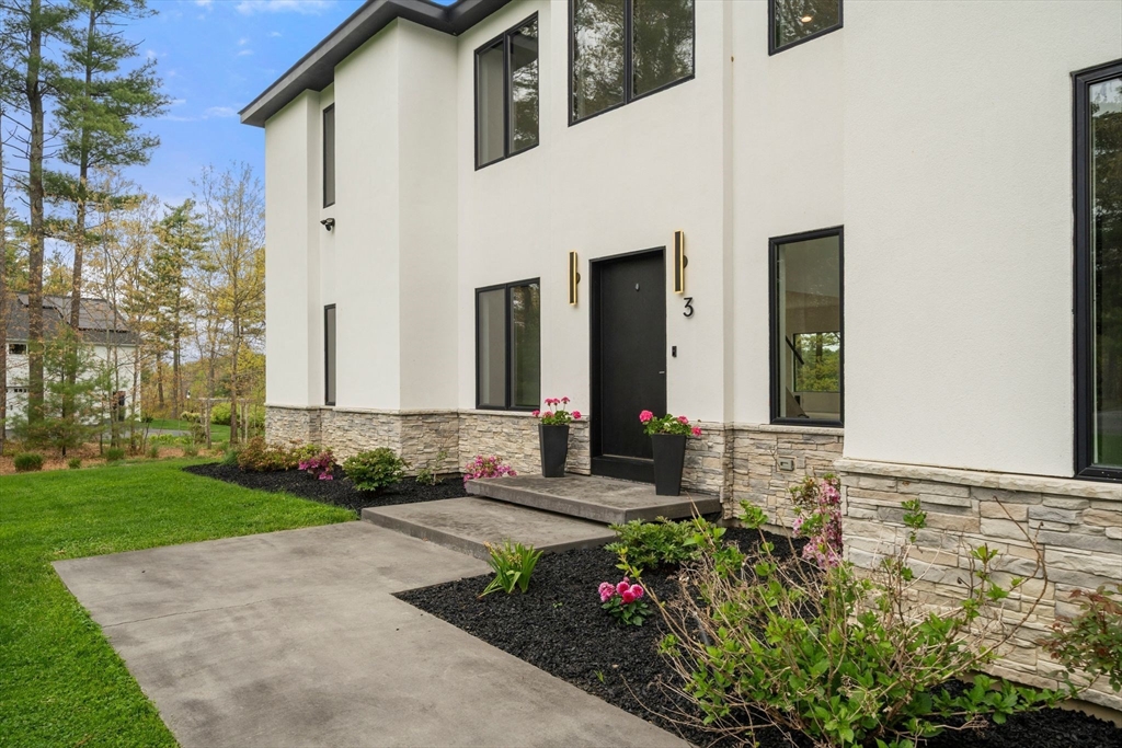 3 Kestrel Way