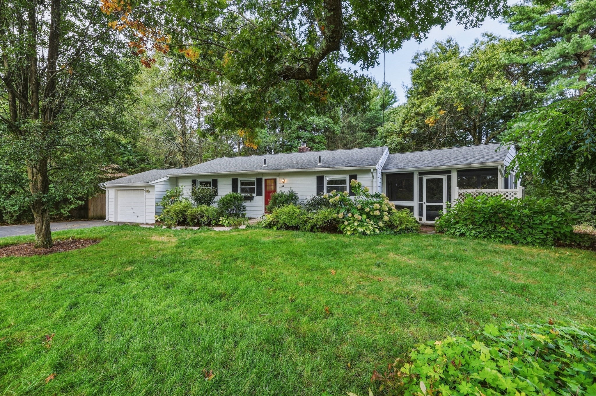 34 Skyridge Ln, Springfield, MA, 34 Skyridge Ln, Springfield, MA Photo #2