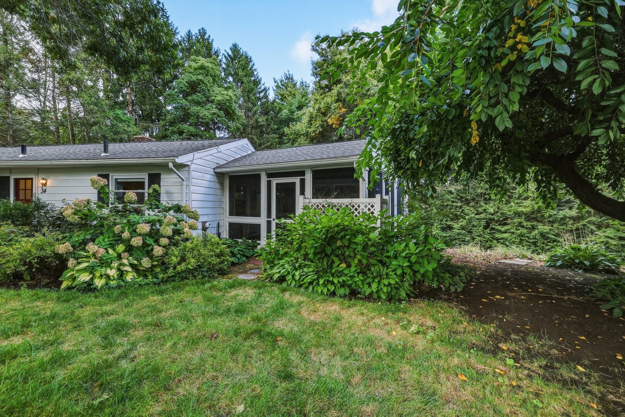 34 Skyridge Ln, Springfield, MA, 34 Skyridge Ln, Springfield, MA Photo #4