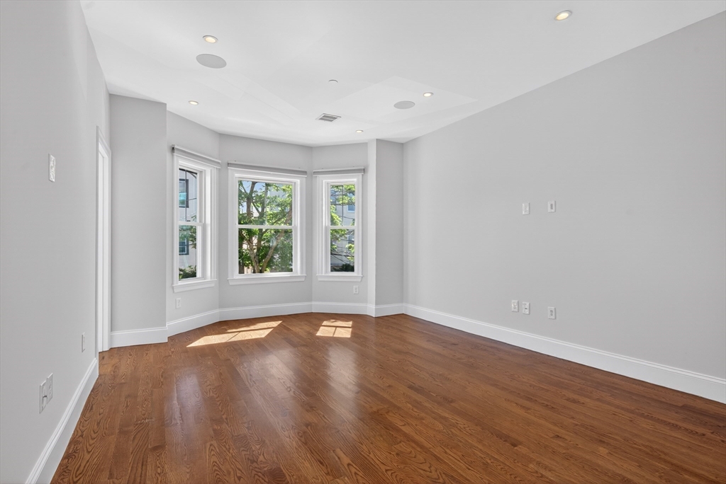 36 Rossmore St 2