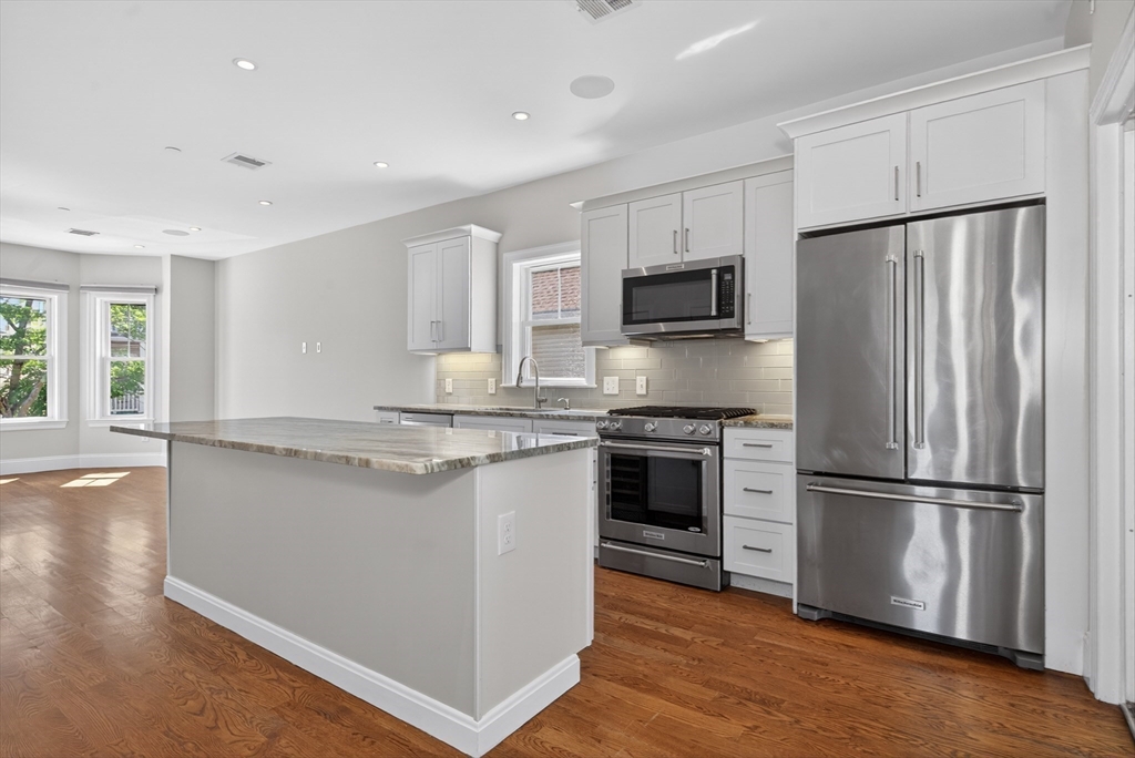 36 Rossmore St 2