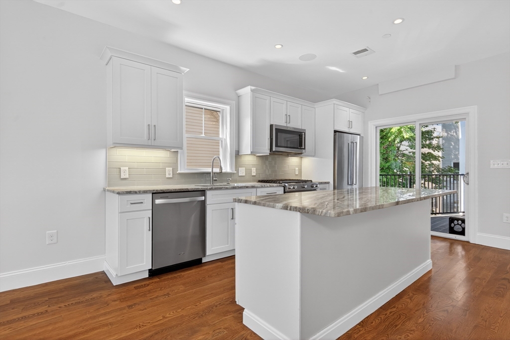 36 Rossmore St 2