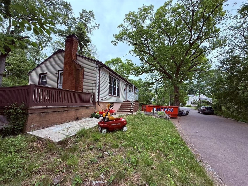 109 Bartlett St